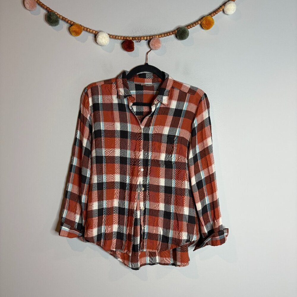 🔆 Loft plaid light flannel button down shirt